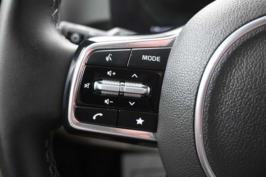 2025 Everlasting Silver Kia Sorento S AWD SUV