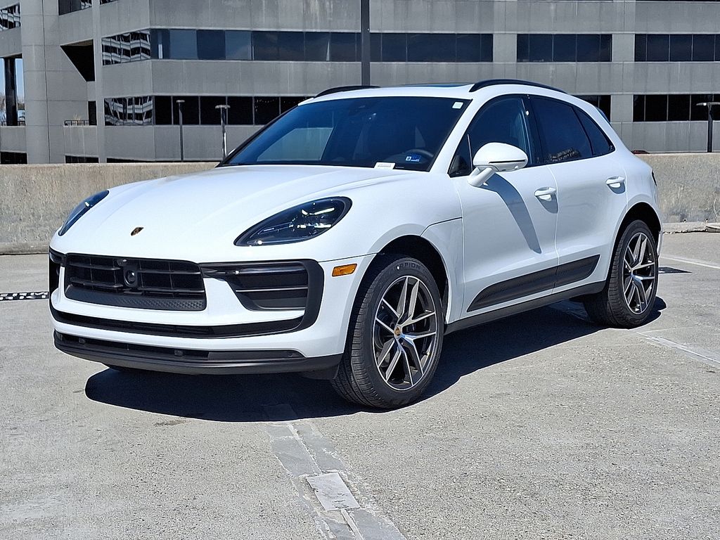 Thumbnail: 2026 Porsche Macan - 1