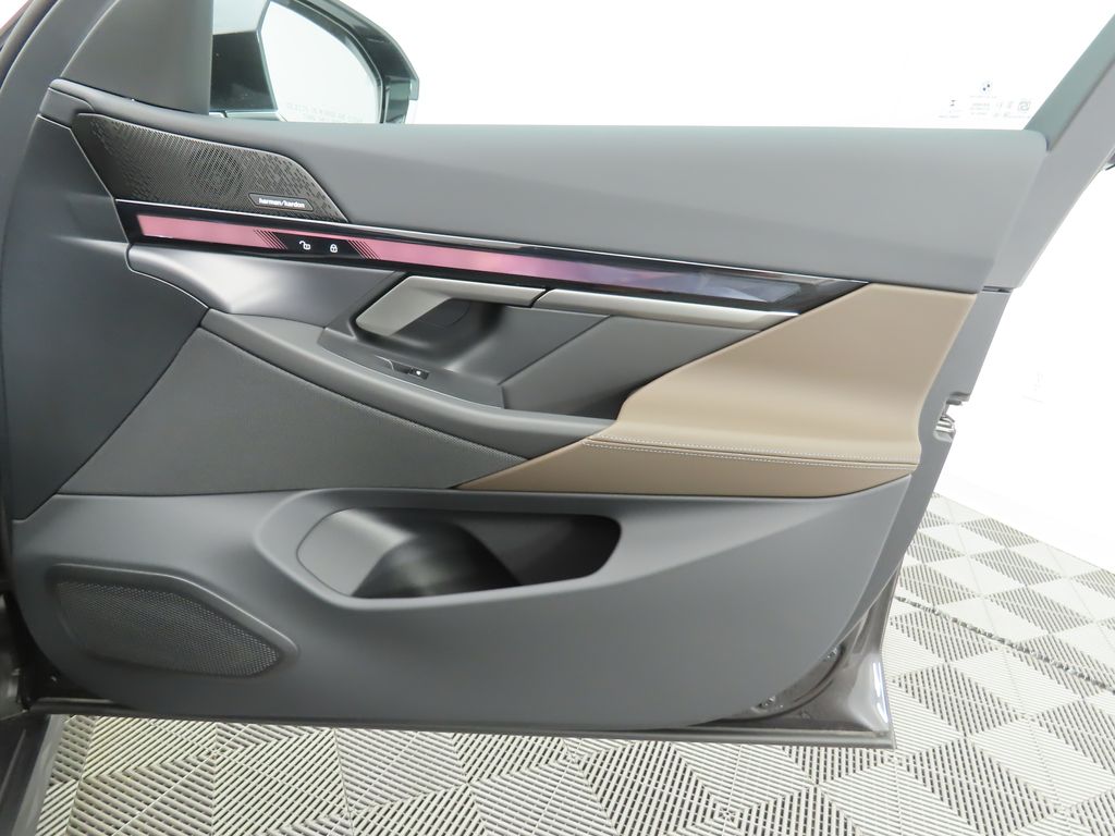 2025 BMW i5 eDrive40 25