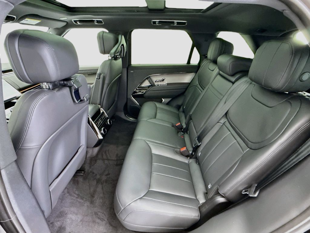 Thumbnail: 2026 Land Rover Range Rover Sport - 21