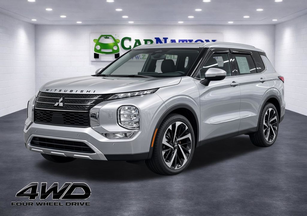 2022 Mitsubishi Outlander - Main Image