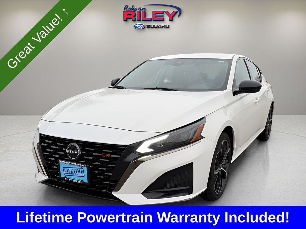 Glacier White 2025 Nissan Altima 2.5 SR FWD Sedan Front-Wheel Drive Continuously Variable Transmission