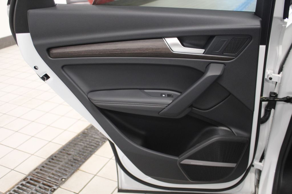 Thumbnail: 2024 Audi Q5 - 30