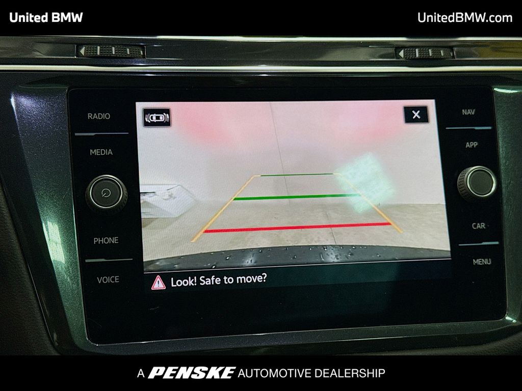 Thumbnail: 2022 Volkswagen Tiguan - 9