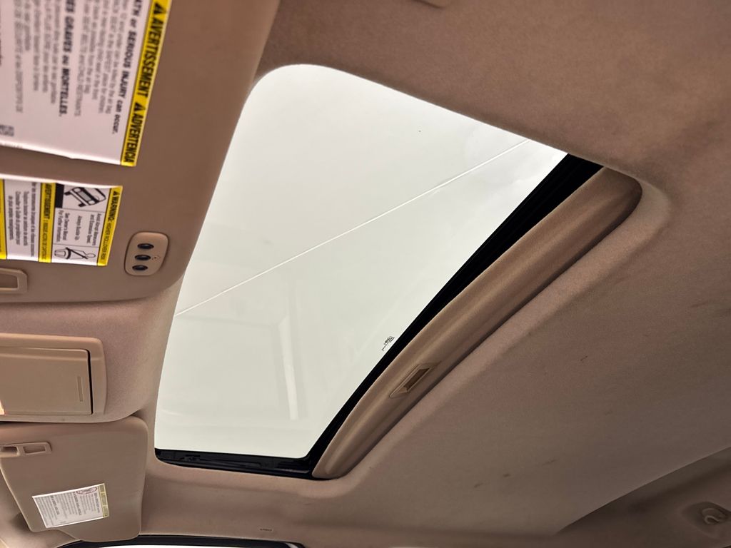 Used 2015  Ford Lariat image 10