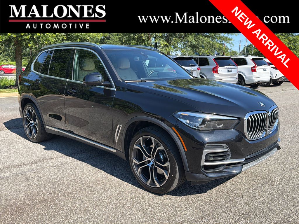Black Sapphire Metallic 2022 BMW X5 sDrive40i RWD SUV / Crossover Rear-Wheel Drive 8-Speed Automatic