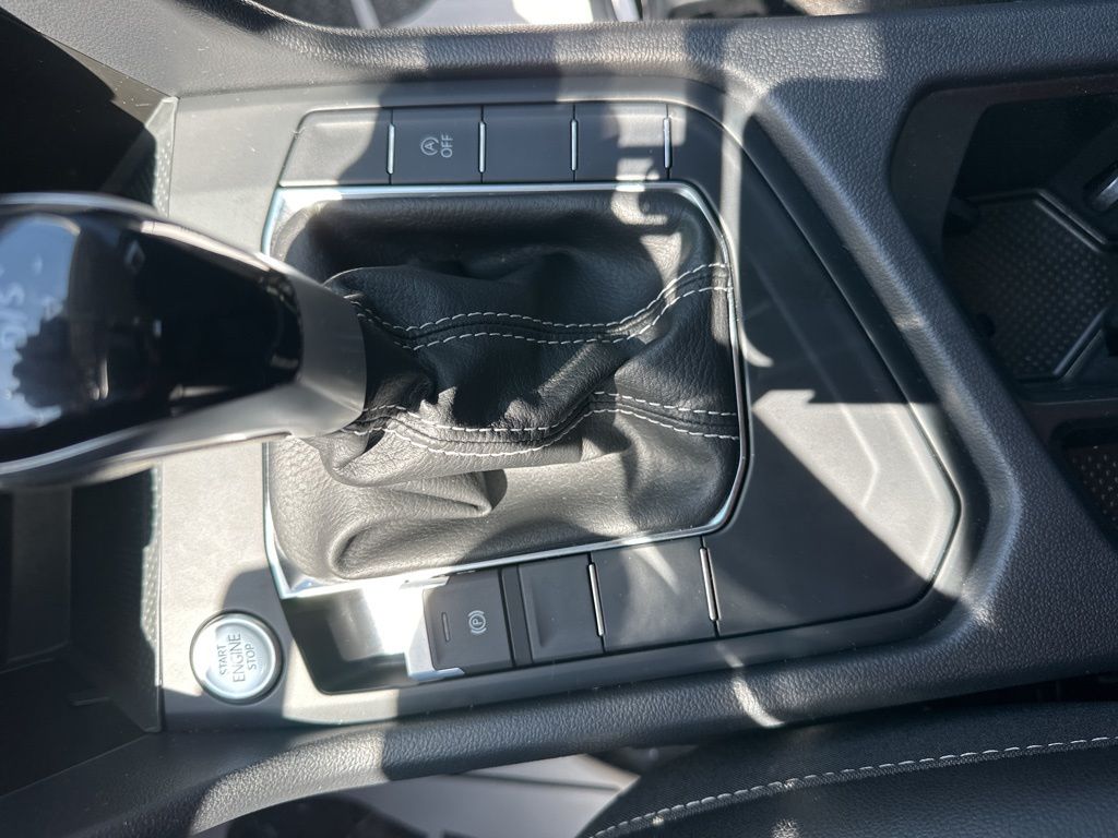 2022 Gray Volkswagen Taos 1.5T SE FWD SUV