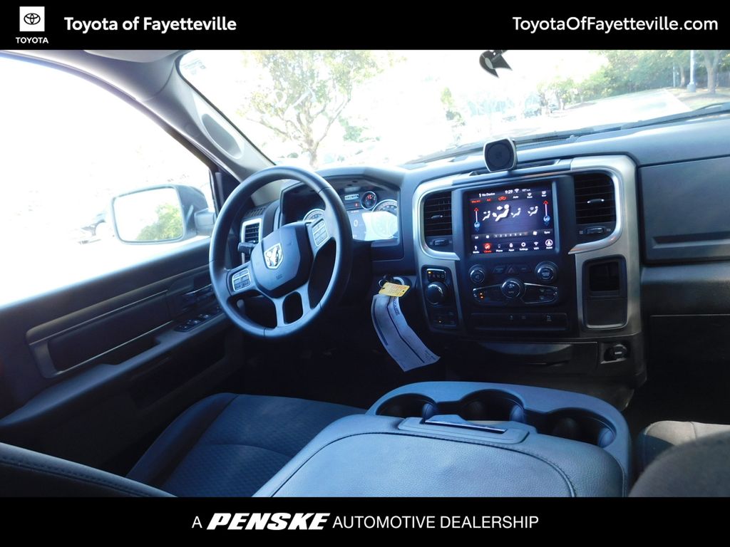Thumbnail: 2020 RAM 1500 Classic - 2