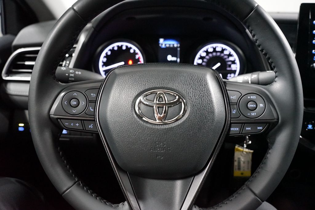 Thumbnail: 2023 Toyota Camry - 12