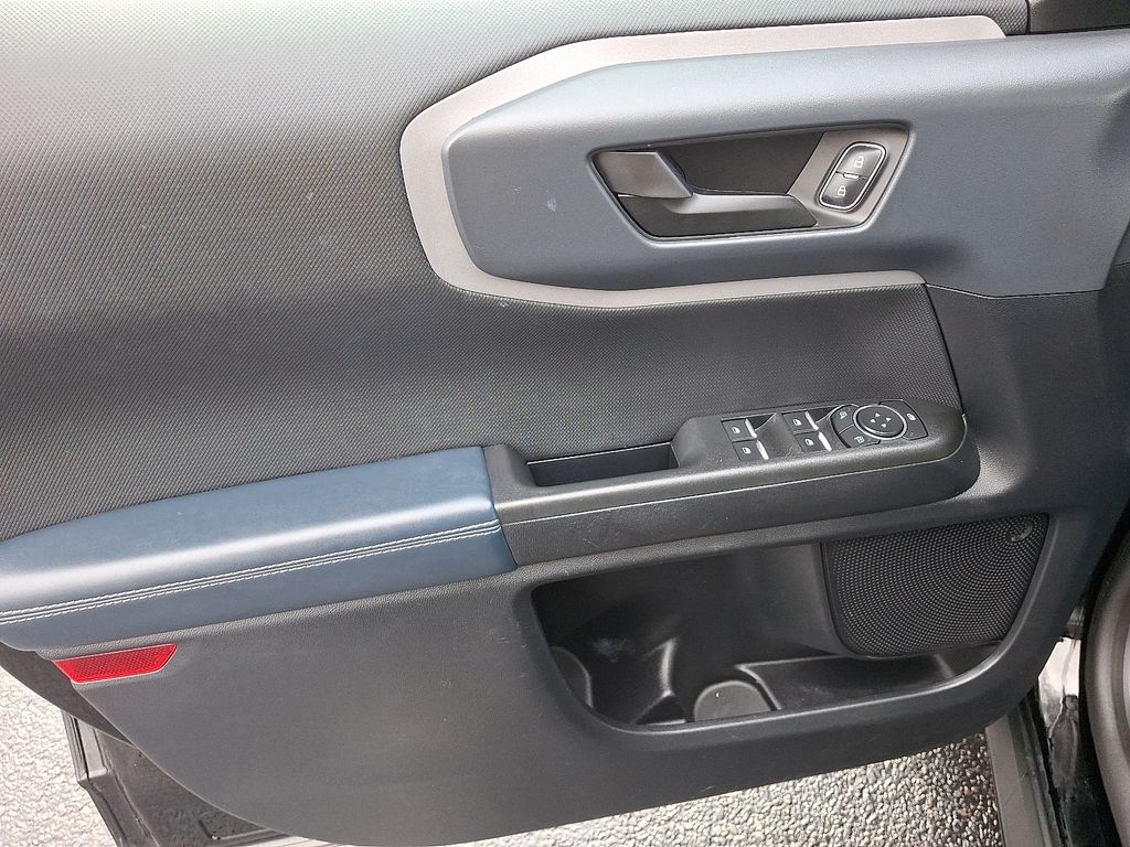 Thumbnail: 2021 Ford Bronco Sport - 13