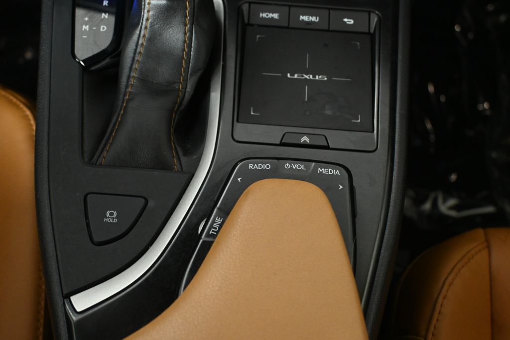 Thumbnail: 2021 Lexus UX - 24