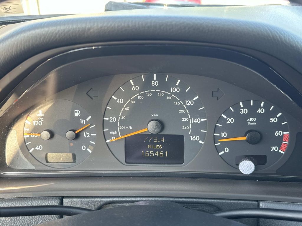 Thumbnail: 2001 Mercedes-Benz E-Class - 26