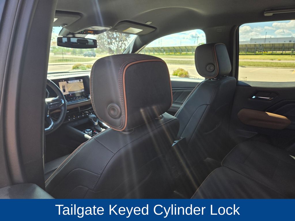 2023 GMC Canyon 4WD Crew Cab Short Box AT4