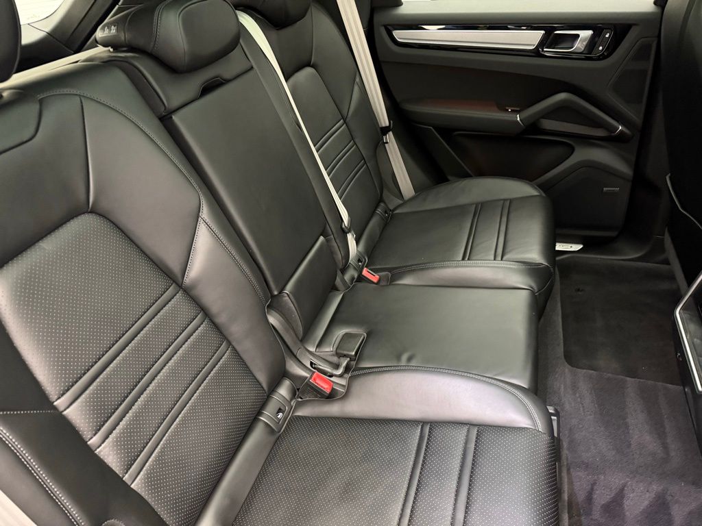 Thumbnail: 2023 Porsche Cayenne - 26