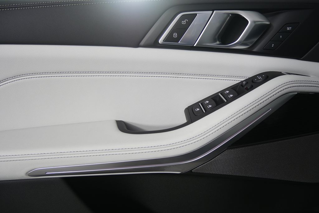 Thumbnail: 2026 BMW X5 - 9