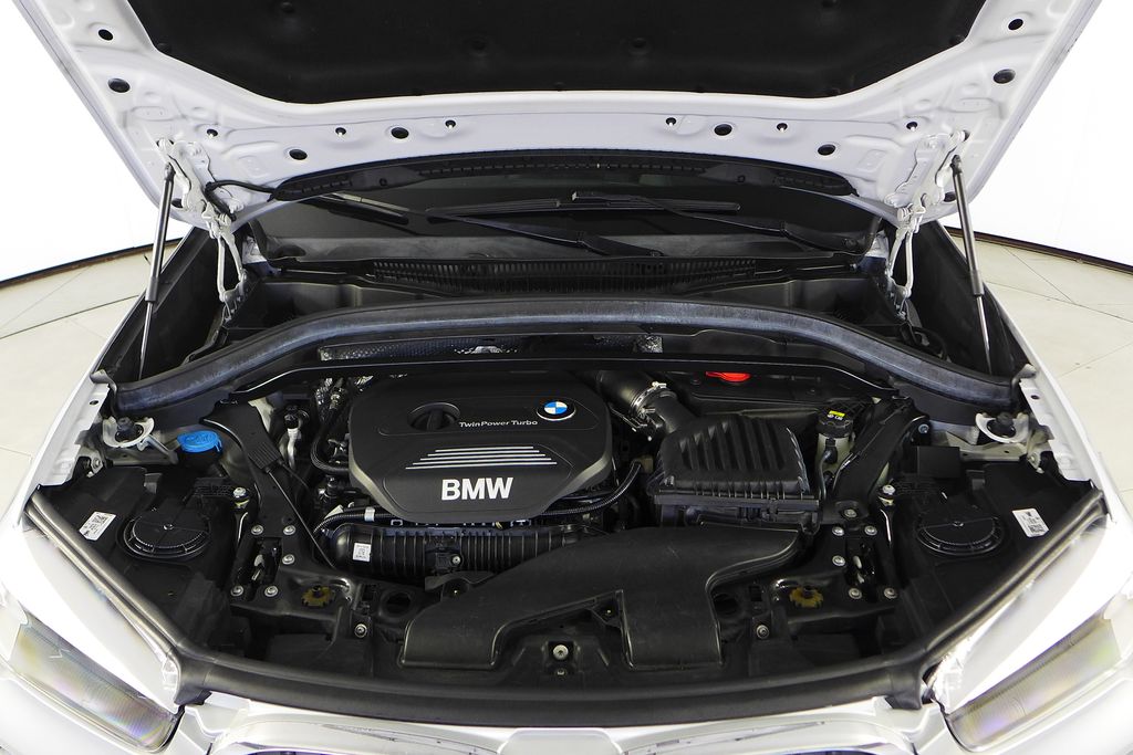 Thumbnail: 2016 BMW X1 - 6
