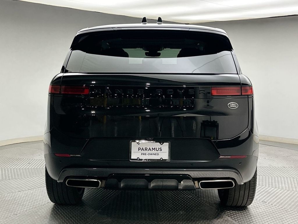 Thumbnail: 2023 Land Rover Range Rover Sport - 12