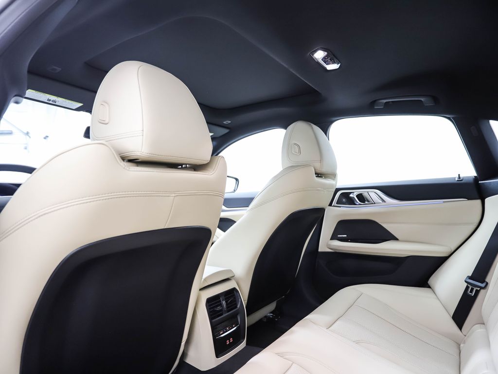 Thumbnail: 2025 BMW i4 - 20