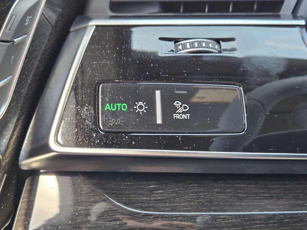 new 2026 Audi Q7 car, priced at $78,410