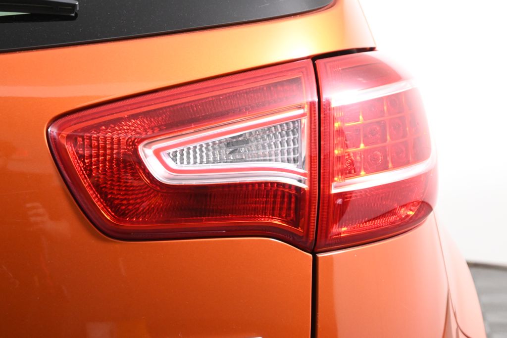 Thumbnail: 2011 Kia Sportage - 13