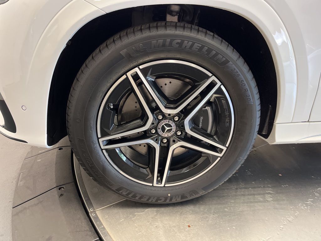 Thumbnail: 2026 Mercedes-Benz GLE - 10