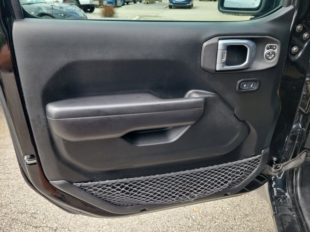 2020 Jeep Wrangler Unlimited Black and Tan - Photo 22