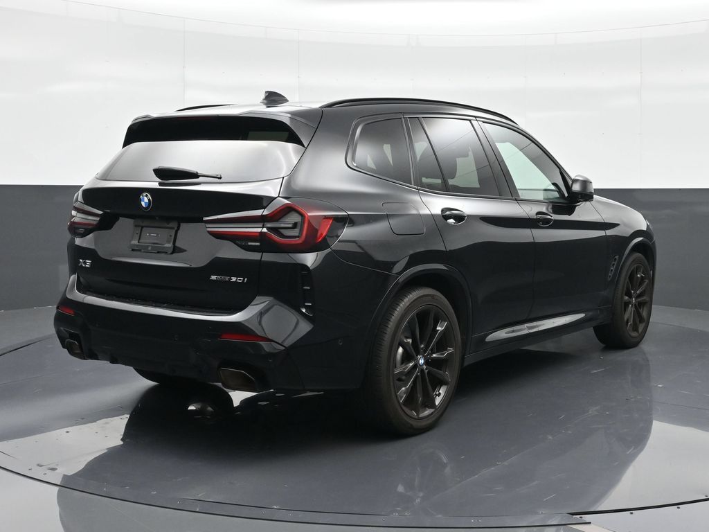 Used 2024 Black BMW sDrive30i image 5