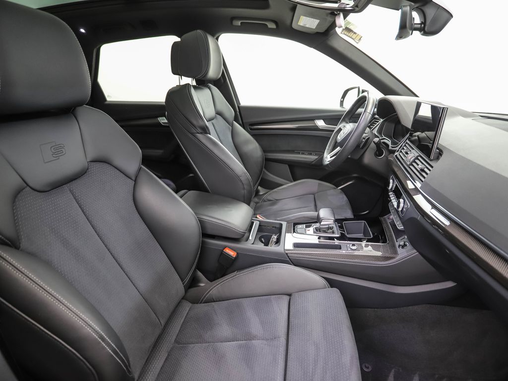 Thumbnail: 2022 Audi SQ5 - 30