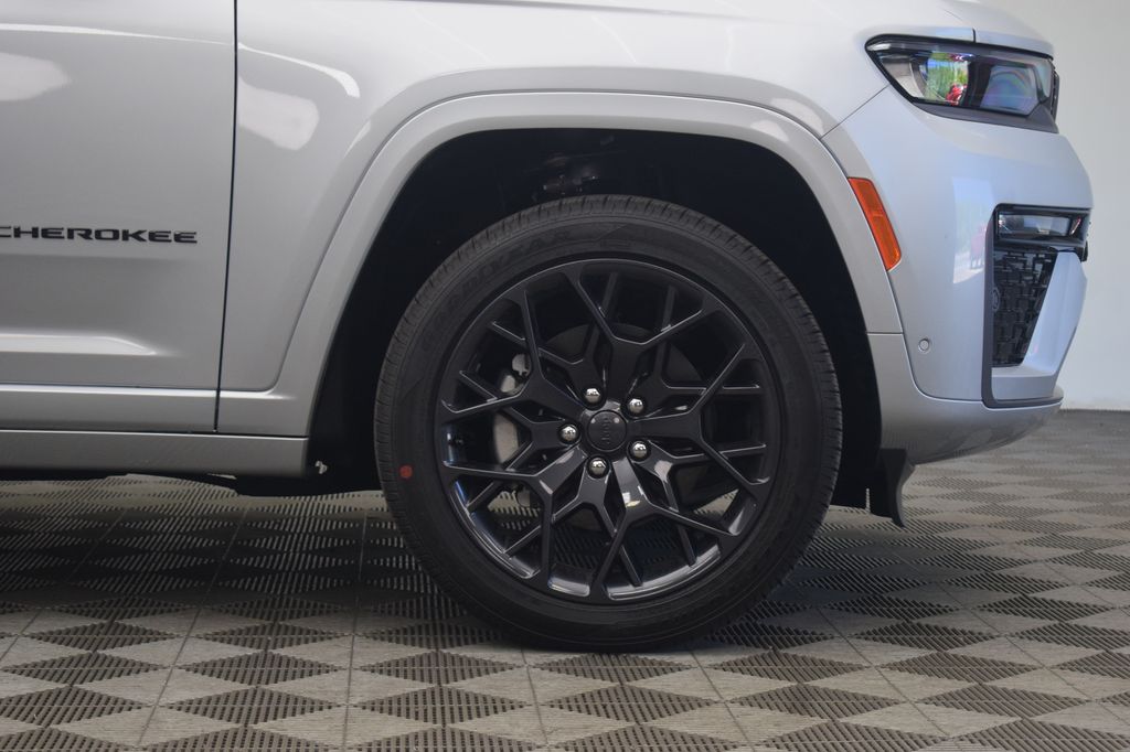 new 2026 Jeep Grand Cherokee L car, priced at $62,018