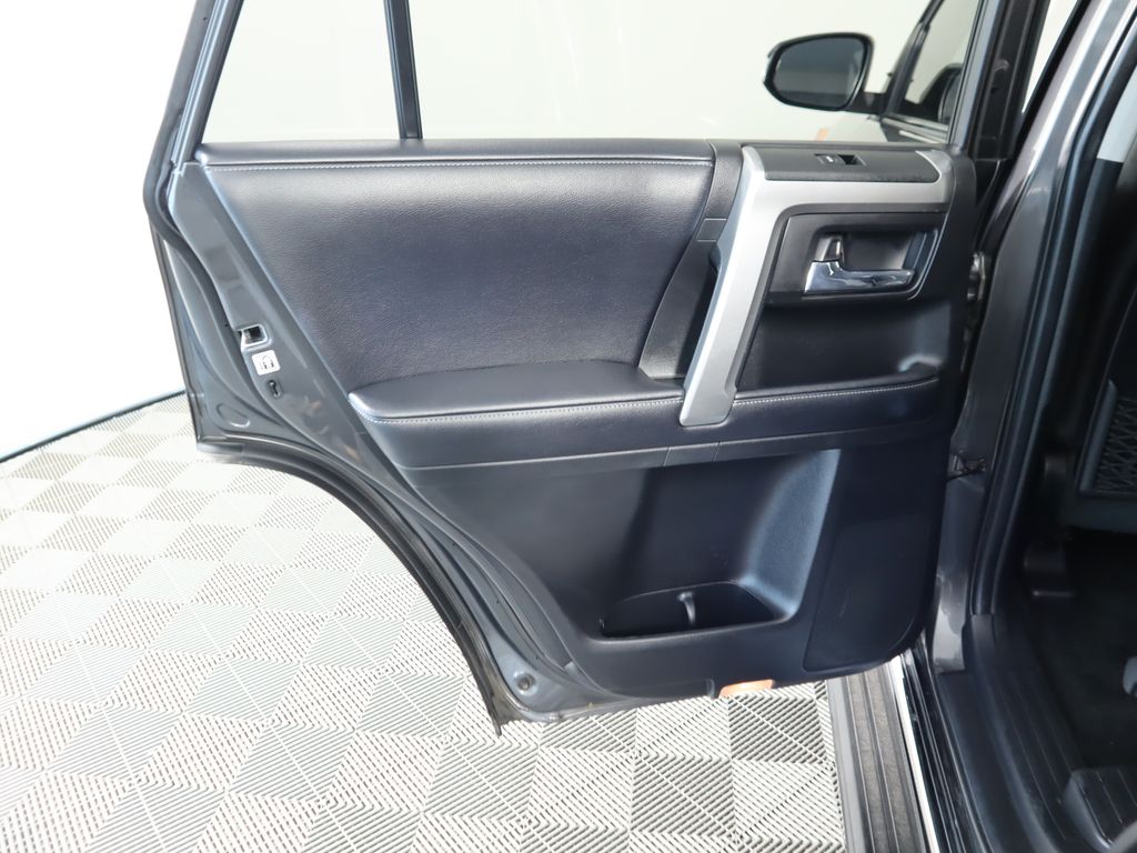 Thumbnail: 2019 Toyota 4Runner - 28