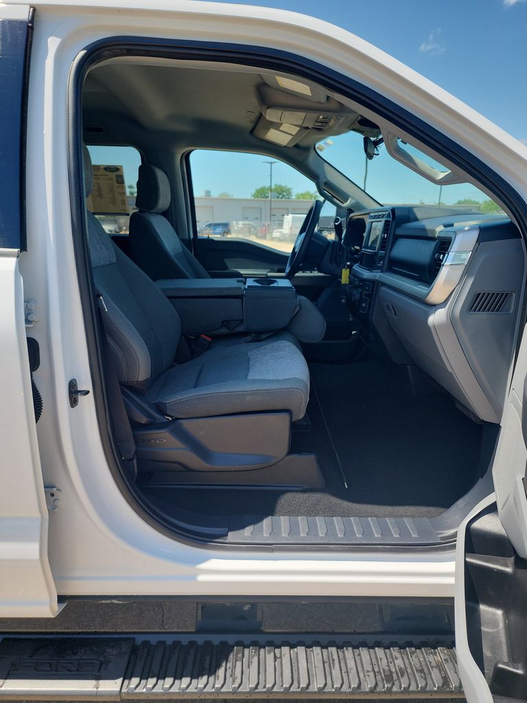 2024 Ford F-250SD XLT photo