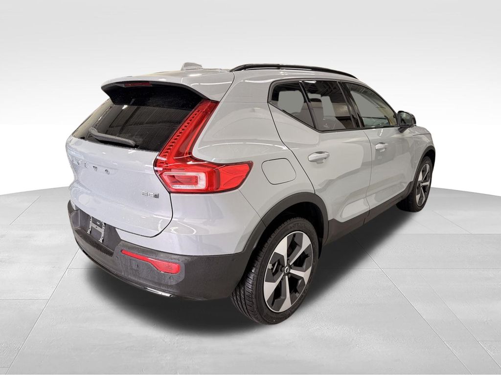 Thumbnail: 2026 Volvo XC40 - 6