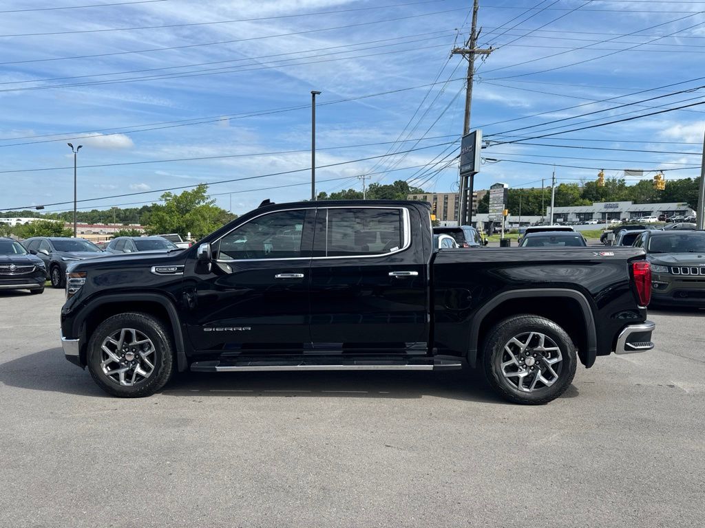 Used 2024 Black GMC SLT image 4