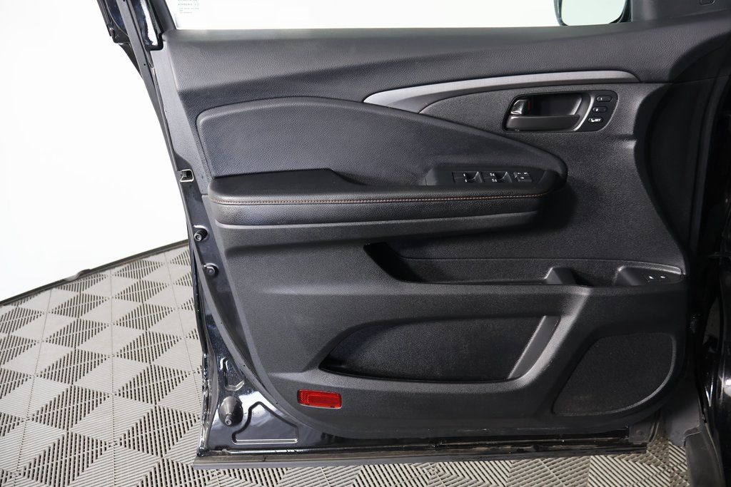 Thumbnail: 2023 Honda Passport - 12