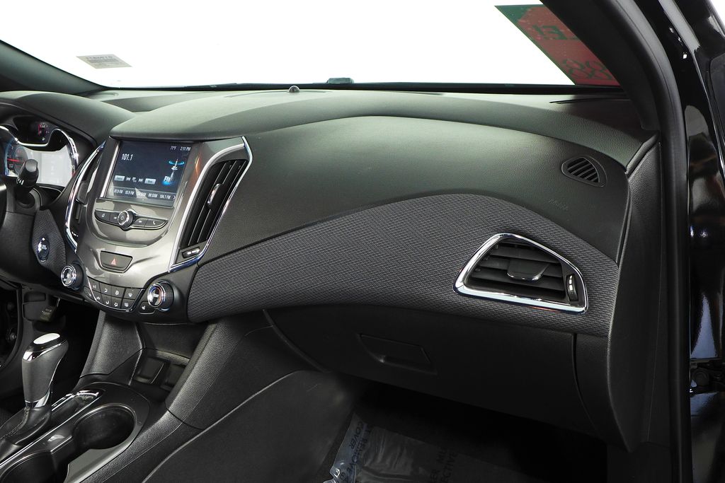 Thumbnail: 2018 Chevrolet Cruze - 14