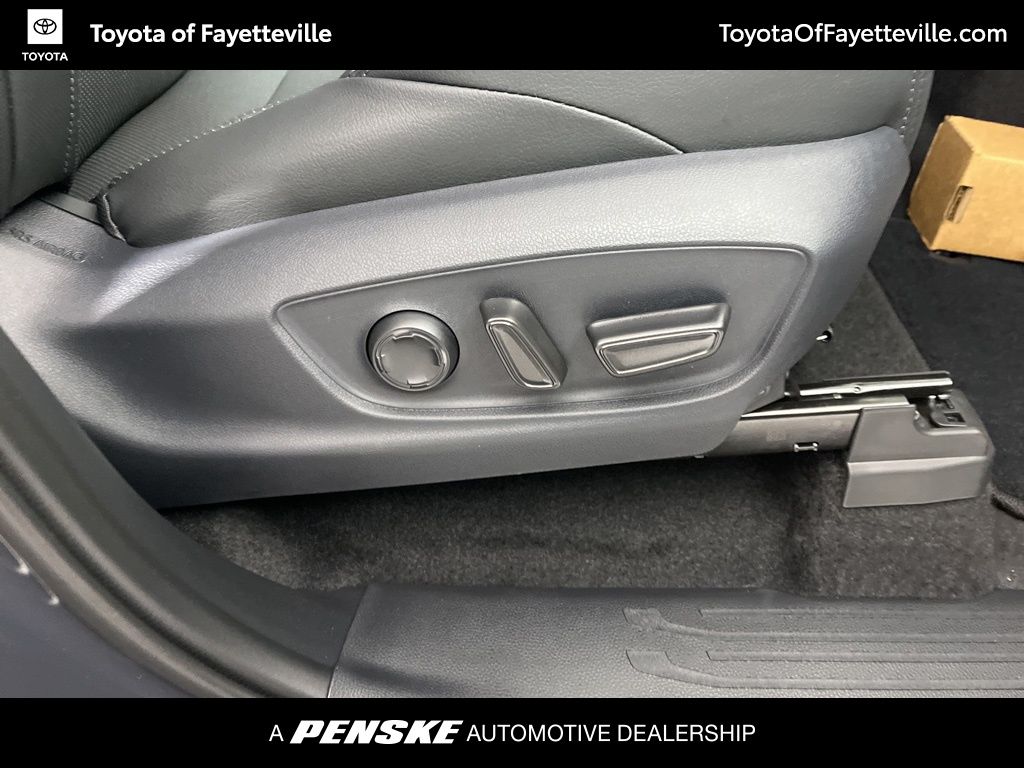 Thumbnail: 2025 Toyota Tacoma - 10