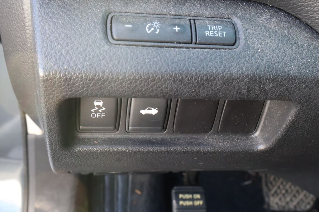 Thumbnail: 2013 Nissan Altima - 13