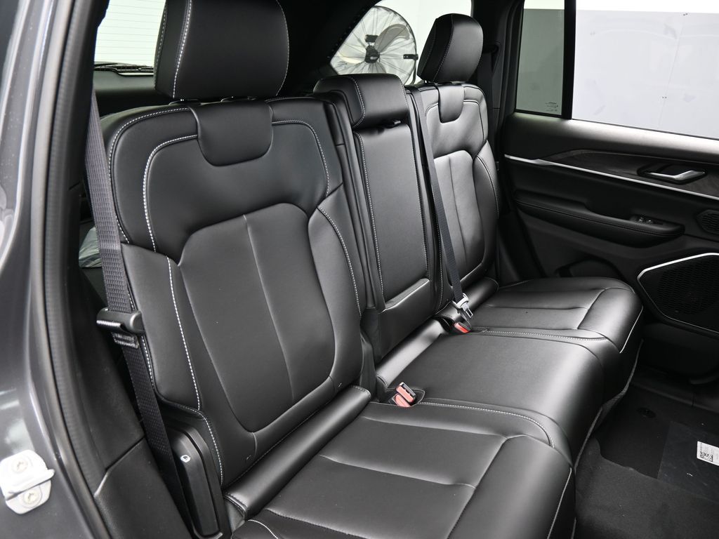 New 2026 Baltic Gray Metallic Clearcoat Jeep Limited image 38