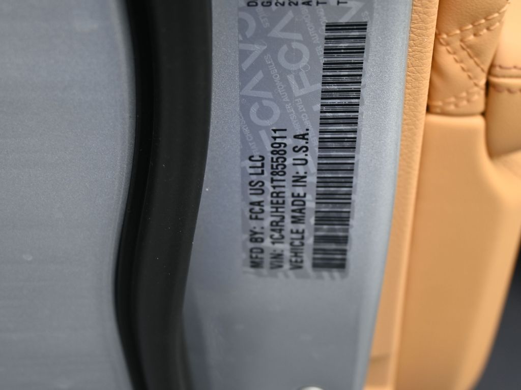 New 2026 Silver Zynith Jeep Summit image 18