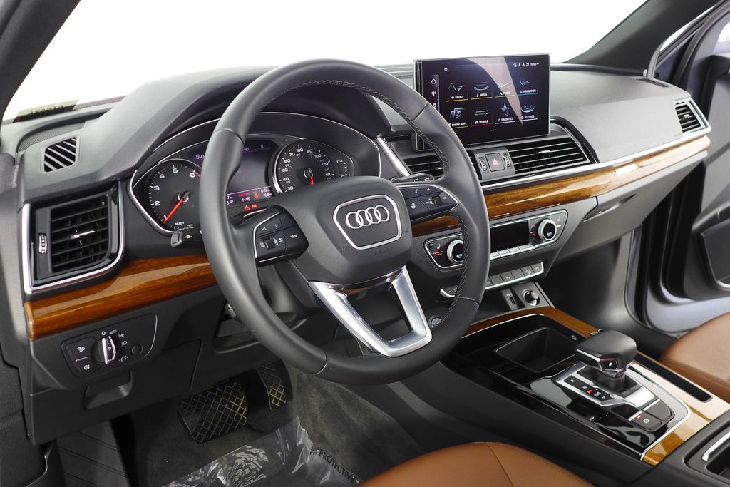 Thumbnail: 2022 Audi Q5 - 30