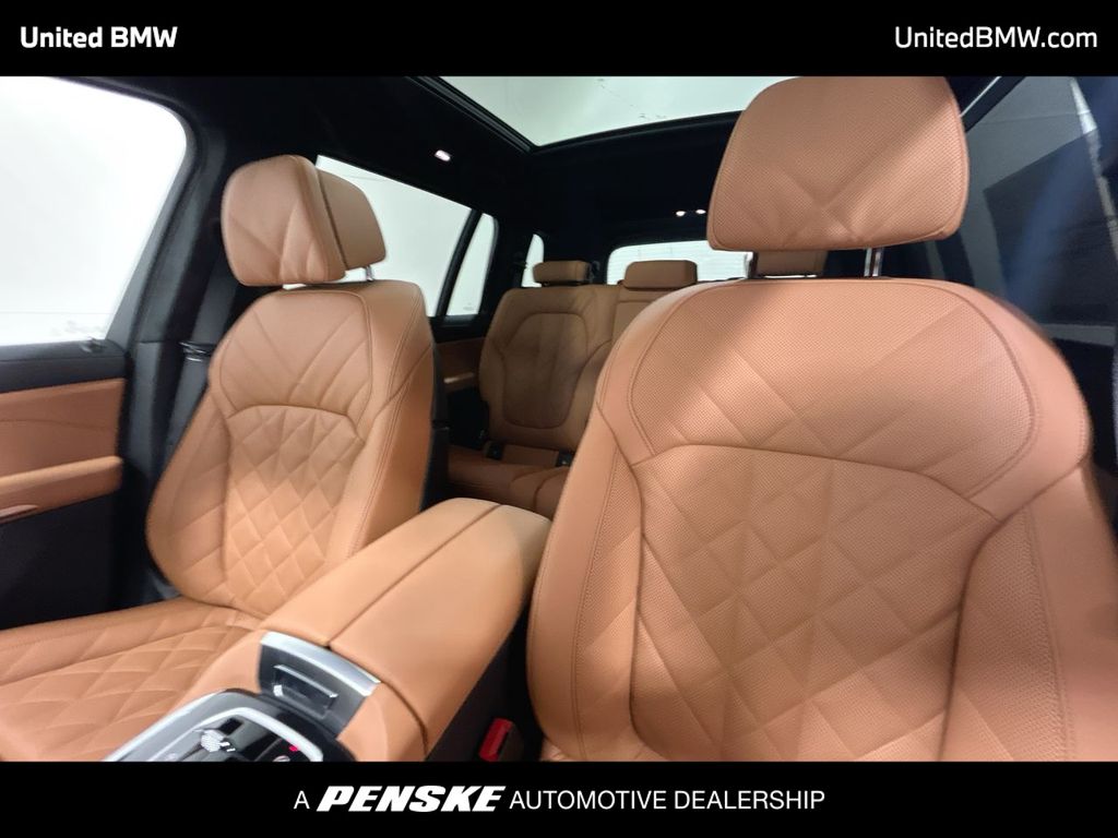 Thumbnail: 2026 BMW X7 - 13