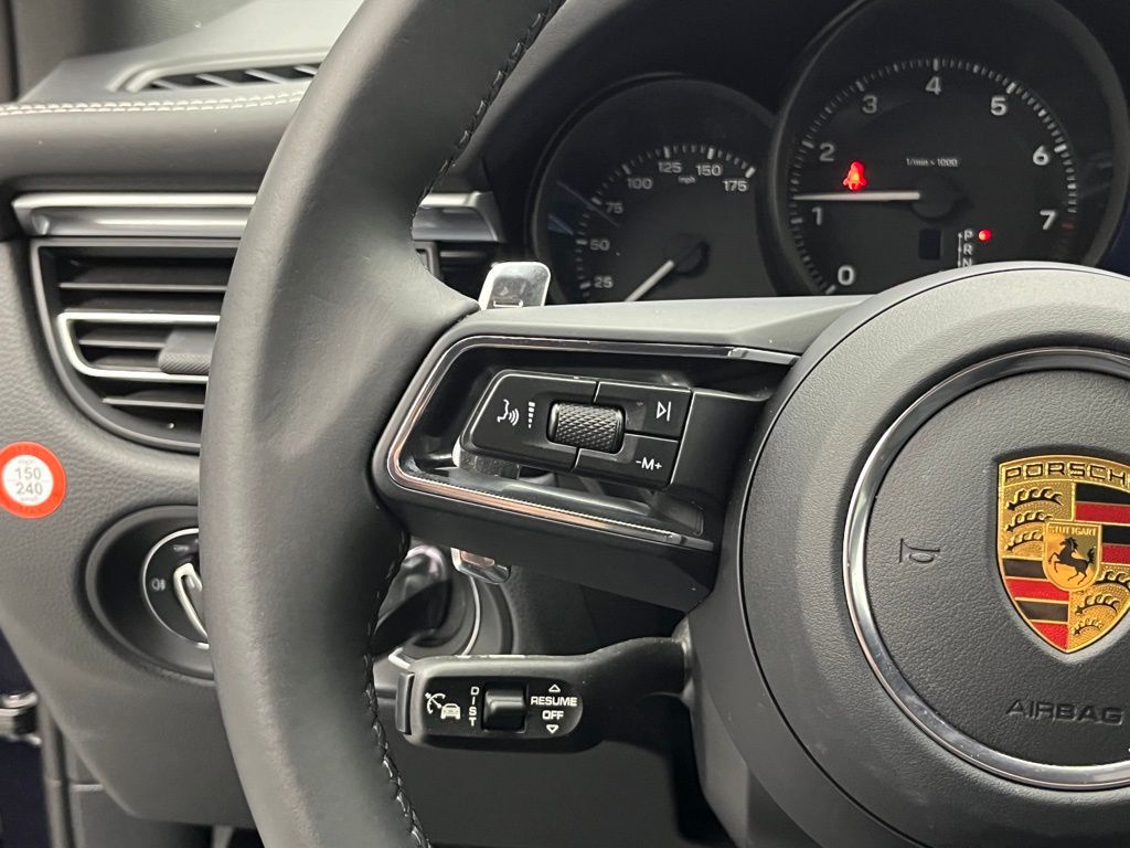 Thumbnail: 2022 Porsche Macan - 13