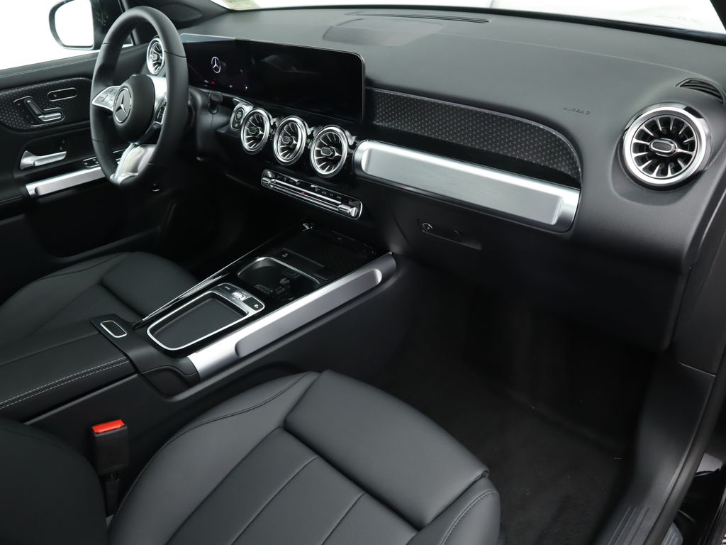 Thumbnail: 2025 Mercedes-Benz GLB - 17