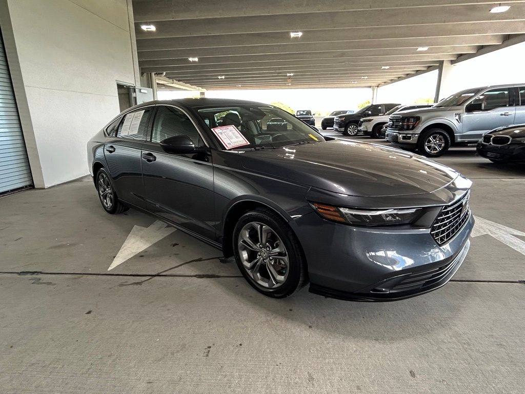 Used 2024 Canyon River Blue Metallic Honda EX image 7