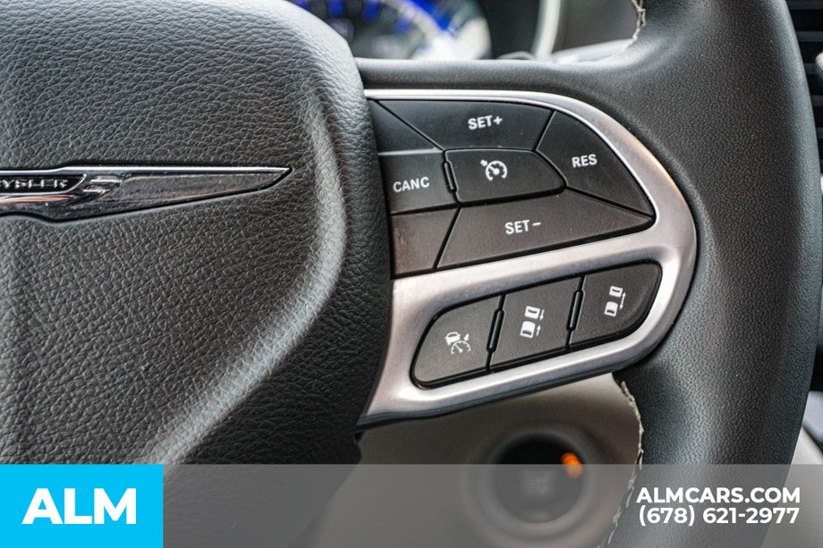 2024 Chrysler Pacifica Touring L photo 30