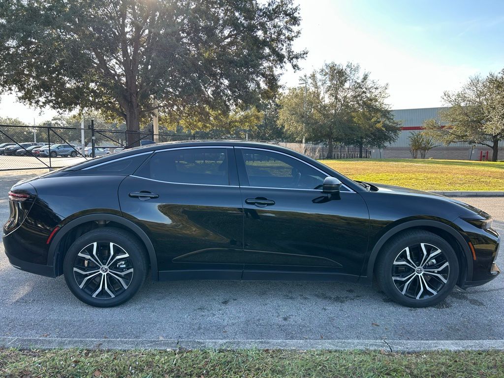 Thumbnail: 2023 Toyota Crown - 6