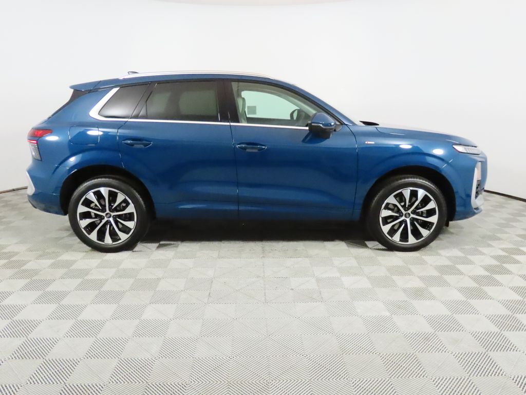 Thumbnail: 2026 Audi Q3 - 6