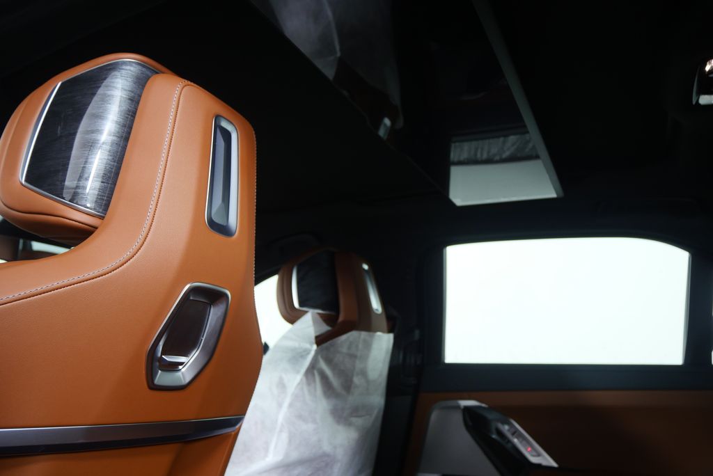 Thumbnail: 2026 BMW 7 Series - 18