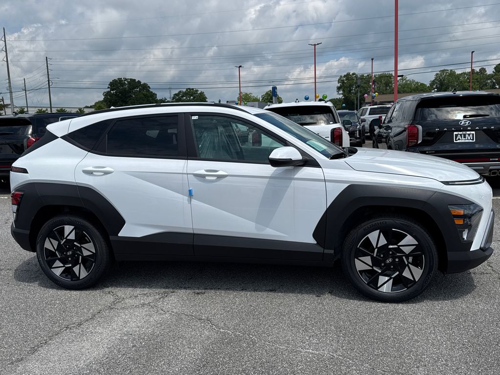 2025 Hyundai Kona SEL photo 3