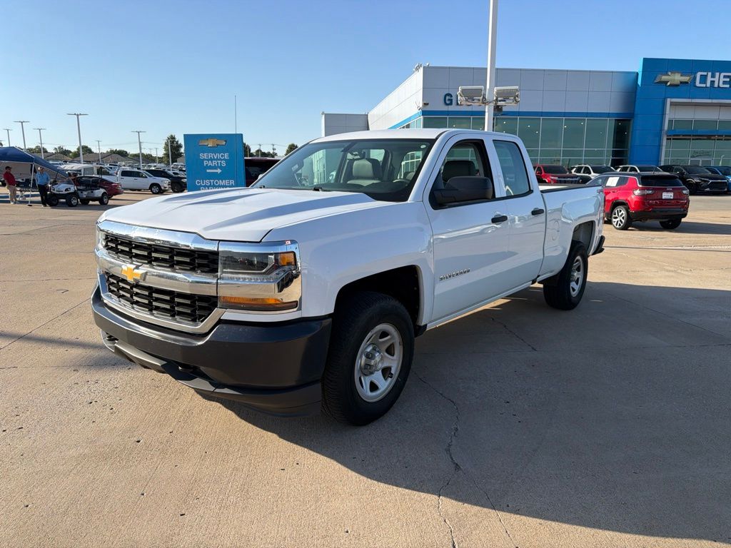 Summit White 2018 Chevrolet Silverado 1500 Pickup Truck Four-Wheel Drive 6-Speed Automatic Overdrive